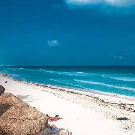 Beachfront Apartments Cancún Exterior foto