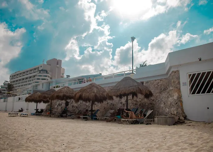 Beachfront Apartments Cancun